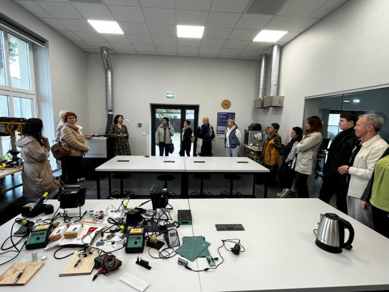Mokytojai lankosi STEAM laboratorijoje